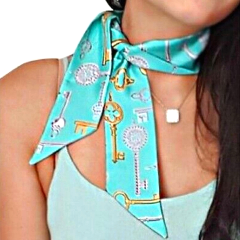 BNIB AUTHENTIC TIFFANY & CO. 100% Silk Printed Twilly Scarf Gold & Silver - Picture 3 of 7